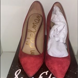 Closed toed pointed toe heels